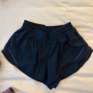 Lulumemon Hotty Hot Shorts 2.5”
